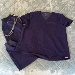 Used but loved condition. Medium top, medium/tall bottom joggers